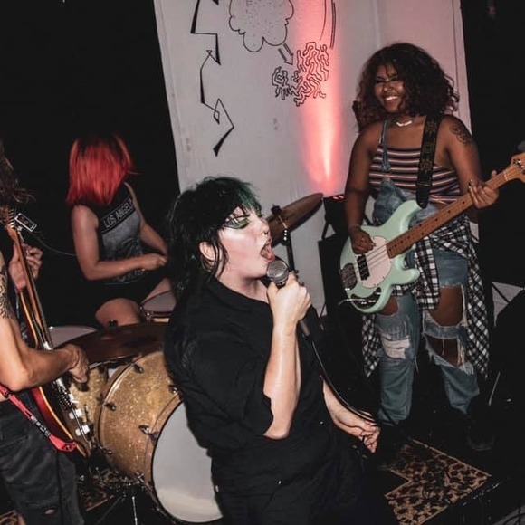 Meet your Posher, Dani - Picture 1 of 1